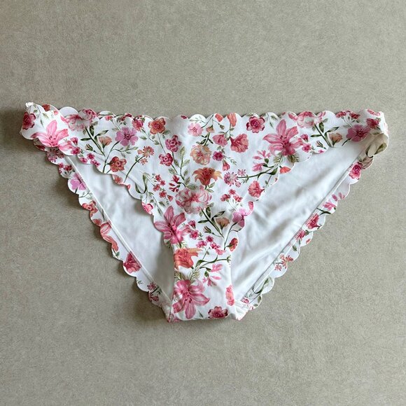 H&M Floral Scalloped Bikini Bottoms ASO Sarah Cameron - Picture 3 of 7